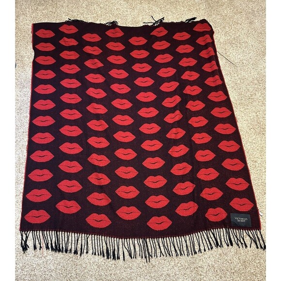Victoria's Secret Scarf Lip Stick Limited Edition Valentines Day Winter Scarf - Picture 1 of 8